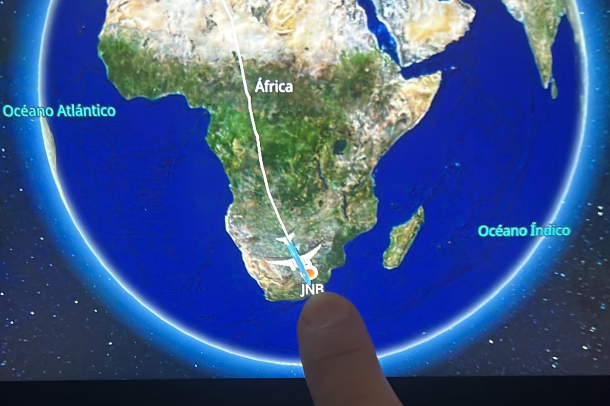 Mapa de vuelo de Ámsterdam a Johannesburgo camino de un proyecto en Sudáfrica